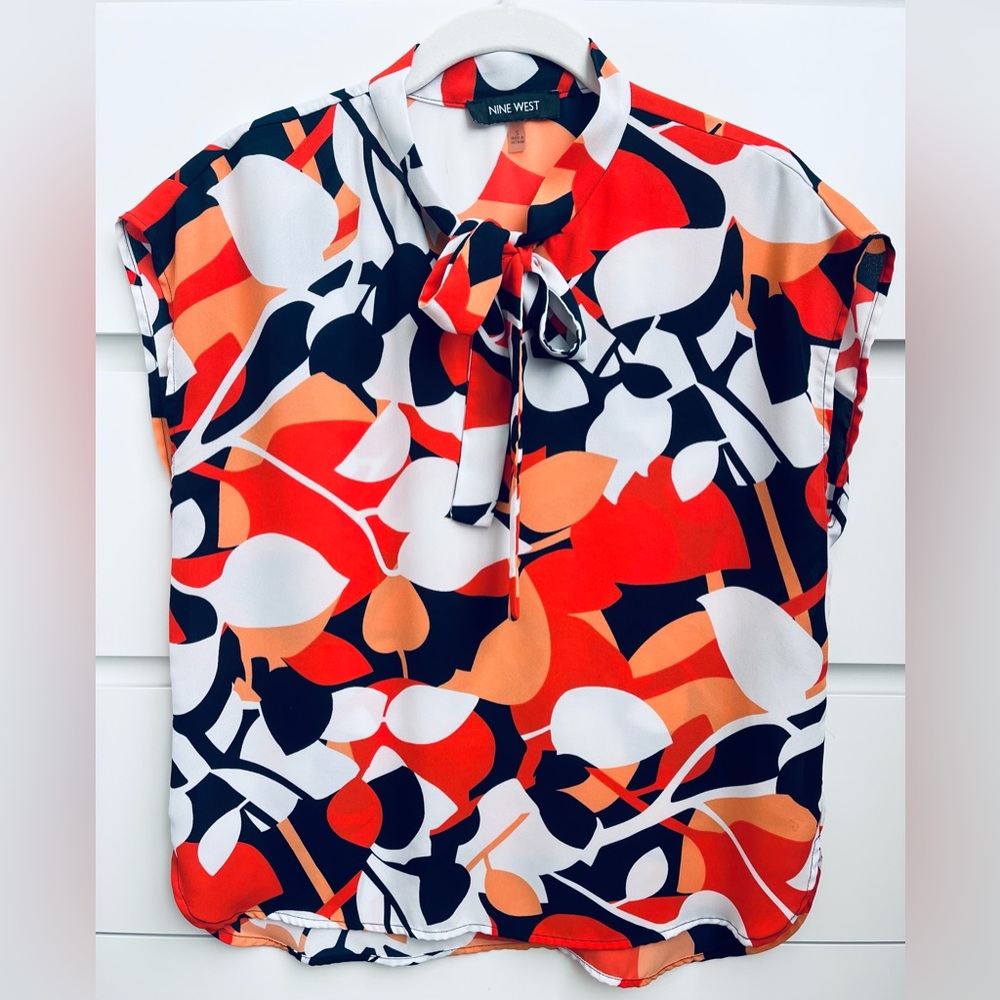 Nine West Women's Fashion Leaf Print Pattern Top Blouse Ribbon Bow Tie V-Neck
